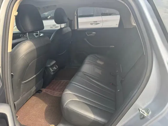 Roewe D7 — Фото автомобиля 6