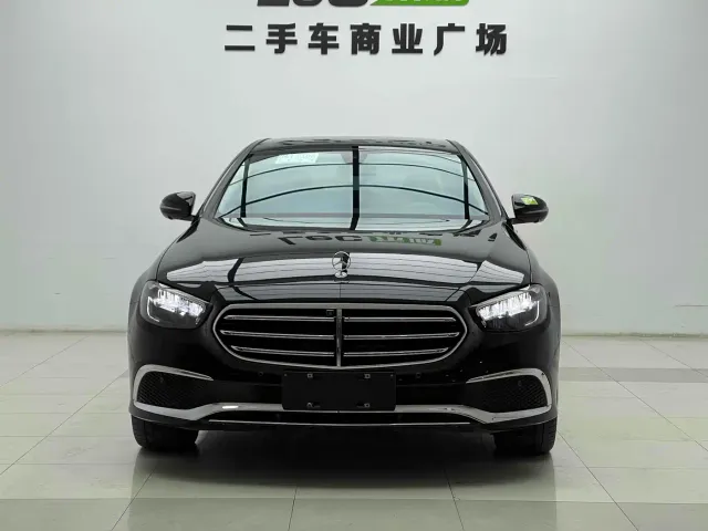 Mercedes-Benz E-Class — Фото автомобиля 2