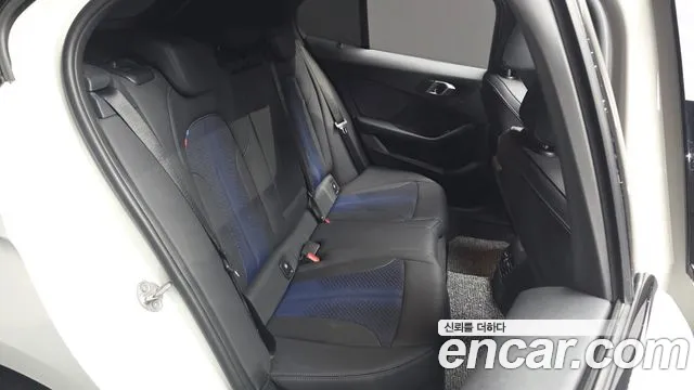 BMW 1 Series F40 — Фото автомобиля 12