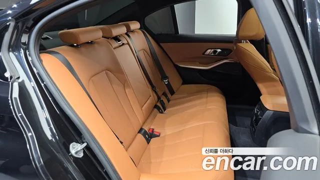 BMW 3-Series 3 серия (G20) 320i M Sport — Фото автомобиля 10