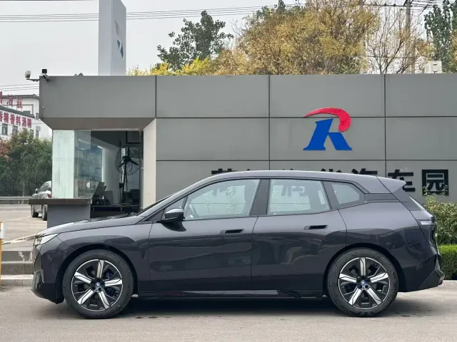 BMW iX — Фото автомобиля 5