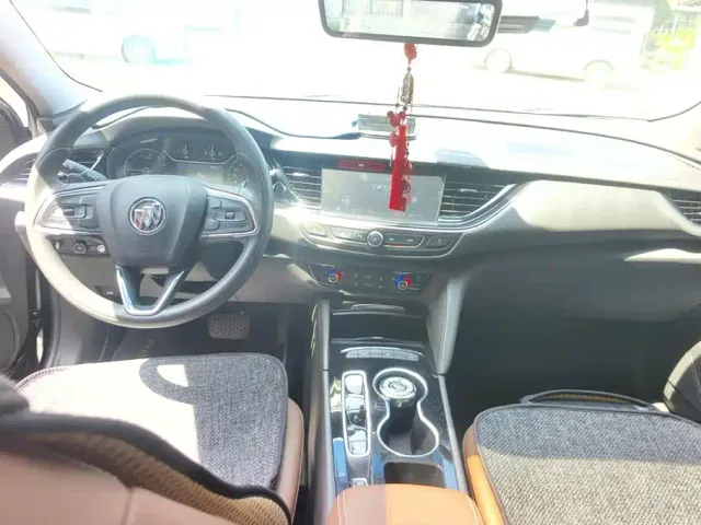 Buick Regal — Фото автомобиля 12