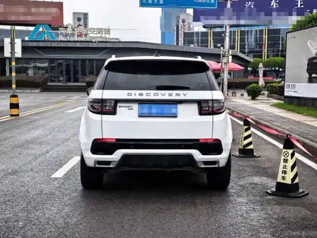 Land Rover Discovery Sport — Фото автомобиля 8