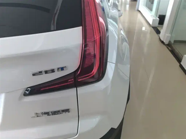 Cadillac XT4 — Фото автомобиля 23