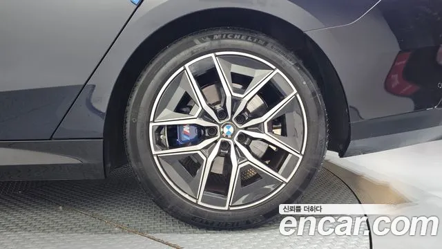 BMW 5 Series G60 — Фото автомобиля 6