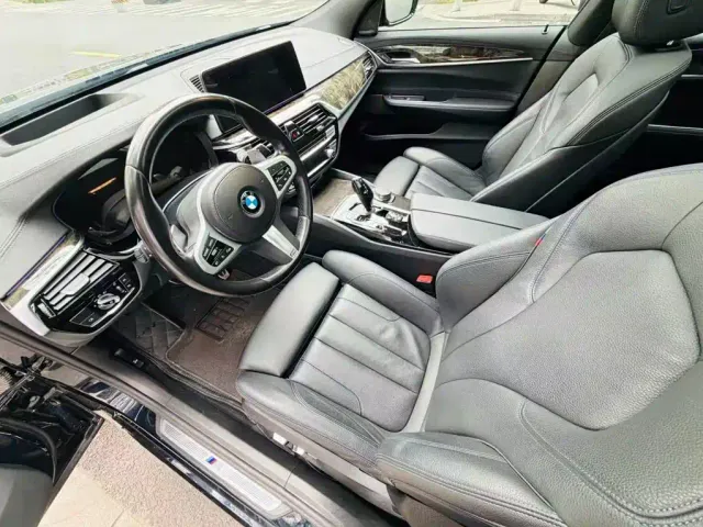 BMW 6 Series Gran Turismo — Фото автомобиля 17