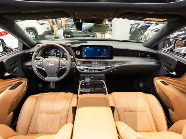 Lexus LS — Фото автомобиля 13