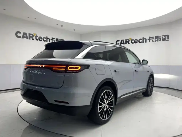 Leapmotor C11 — Фото автомобиля 5