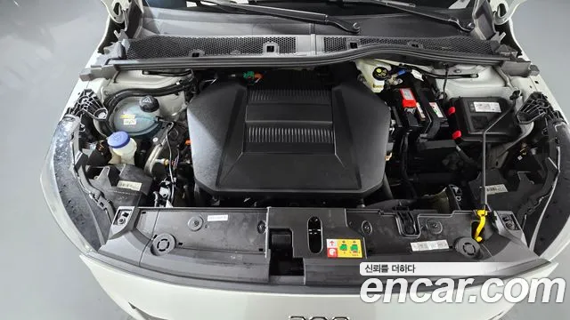 Peugeot 208 e-208 2nd Gen — Фото автомобиля 9