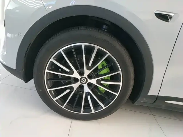 Leapmotor C11 — Фото автомобиля 22