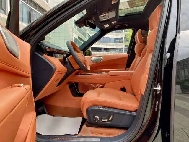 Lynk & Co 900 — Фото автомобиля 10