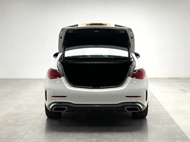 Mercedes-Benz C-Class — Фото автомобиля 10