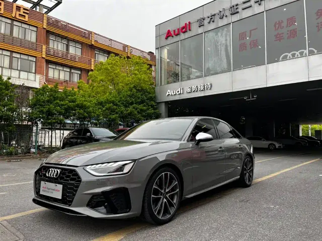 Фотография автомобиля — Audi S4