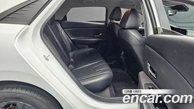 Hyundai AVANTE Avante (CN7) — Фото автомобиля 12