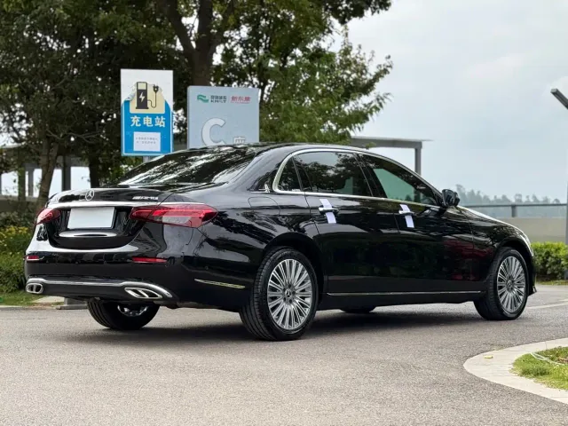 Mercedes-Benz E-Class — Фото автомобиля 9