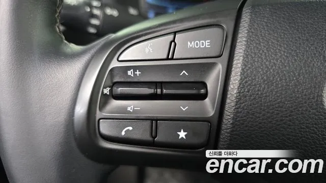 Hyundai Venue — Фото автомобиля 17