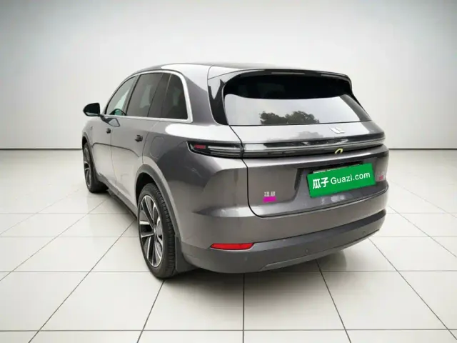 Li Auto L7 — Фото автомобиля 24