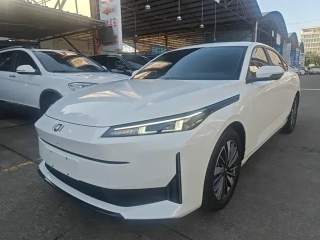 Фотография автомобиля — Changan Qiyuan A05