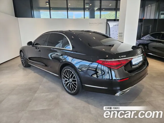Mercedes-Benz S-Class — Фото автомобиля 3