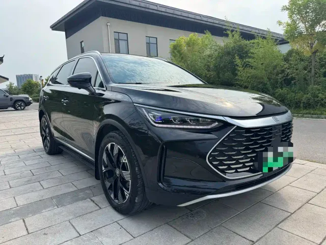 BYD Tang — Фото автомобиля 3