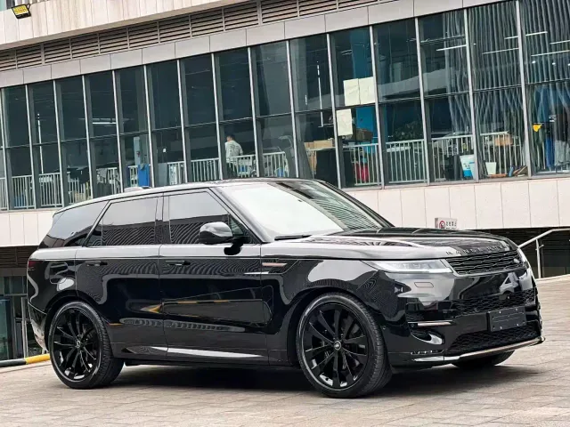 Land Rover Range Rover Sport — Фото автомобиля 3