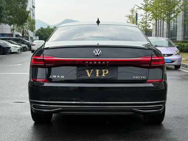 Volkswagen Passat — Фото автомобиля 5