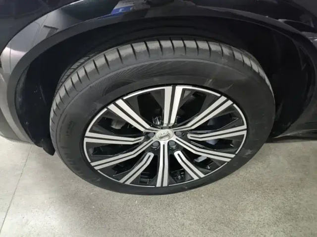 Volvo XC90 — Фото автомобиля 22