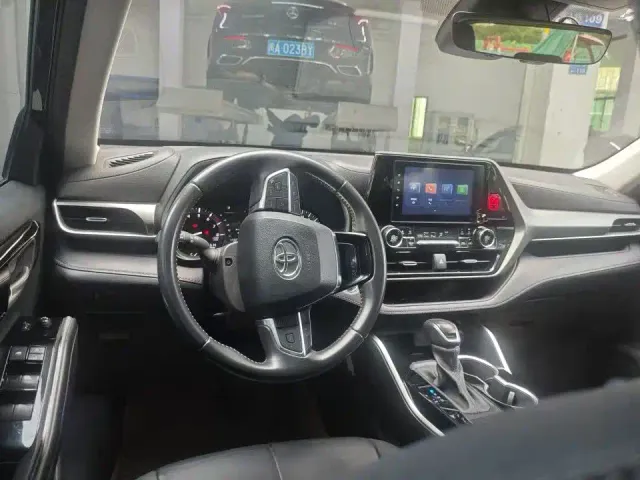 Toyota Highlander — Фото автомобиля 5