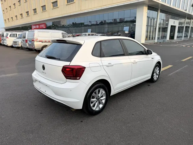 Volkswagen Polo — Фото автомобиля 20