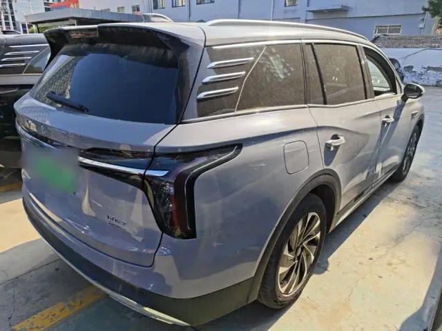 Hongqi HS7 PHEV — Фото автомобиля 6