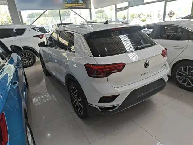 Volkswagen T-Roc — Фото автомобиля 4