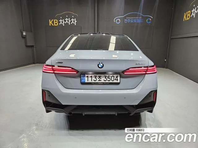 BMW 5-Series 5 серия (G60) 530i xDrive M Sport — Фото автомобиля 4