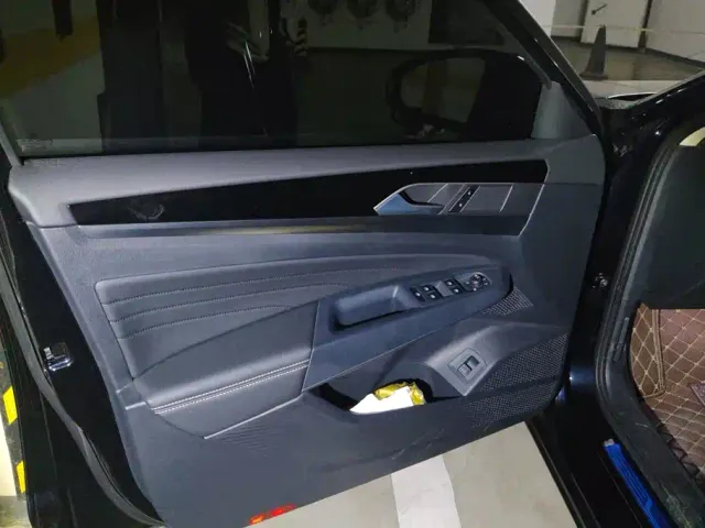 Volkswagen Passat — Фото автомобиля 7
