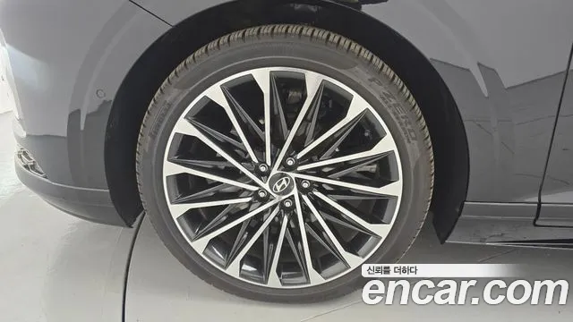 Hyundai Grandeur GN7 — Фото автомобиля 5