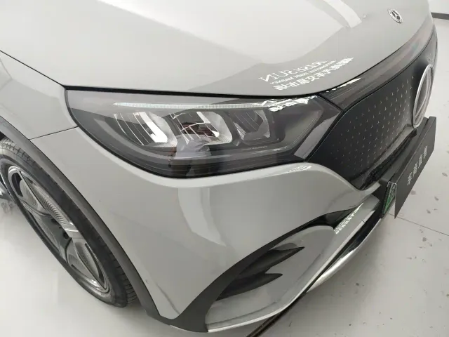 Mercedes-Benz EQE SUV — Фото автомобиля 19