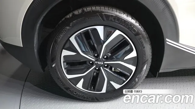Kia EV6 — Фото автомобиля 4