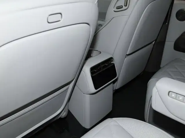 Li Auto Li Xiang L9 2026 Base Model — Фото автомобиля 23