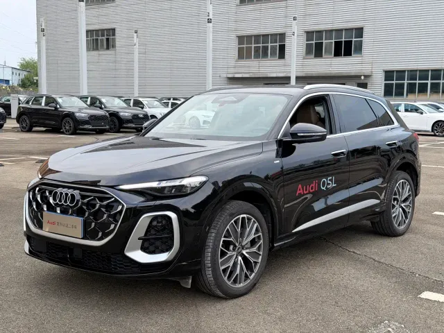 Фотография автомобиля — Audi Q5L