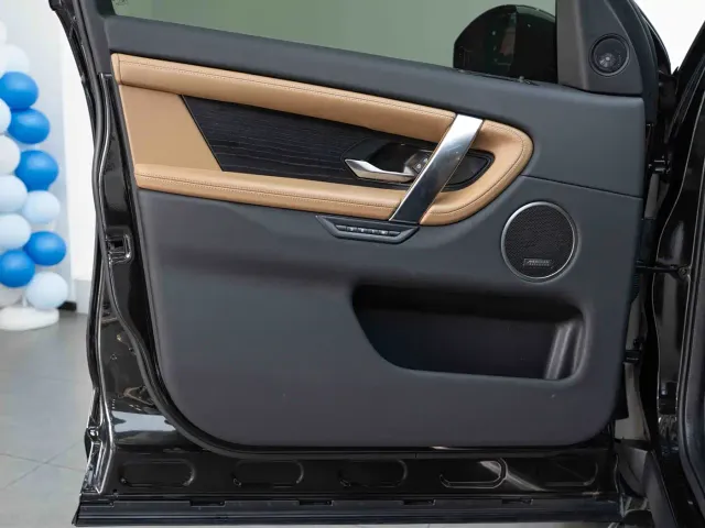 Land Rover Discovery Sport — Фото автомобиля 10