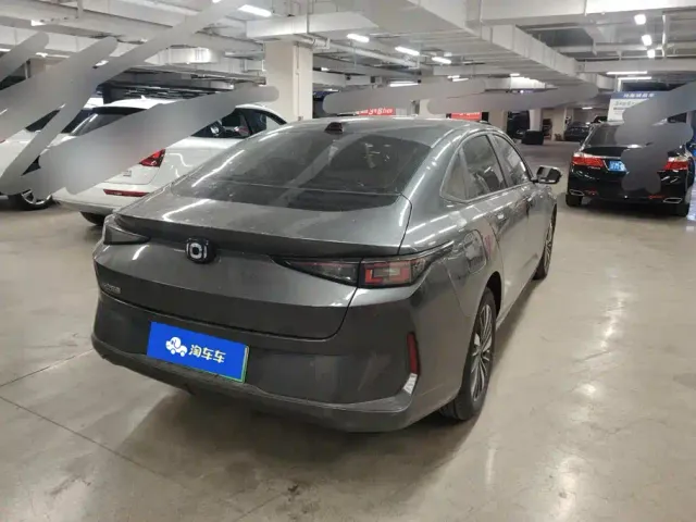 Changan Qiyuan A05 — Фото автомобиля 3