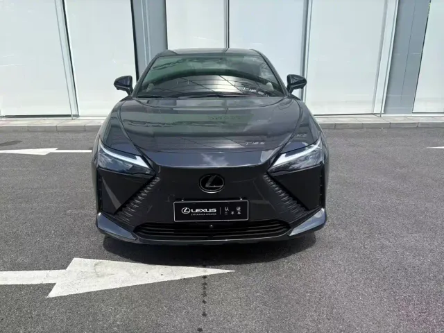 Lexus RZ — Фото автомобиля 2