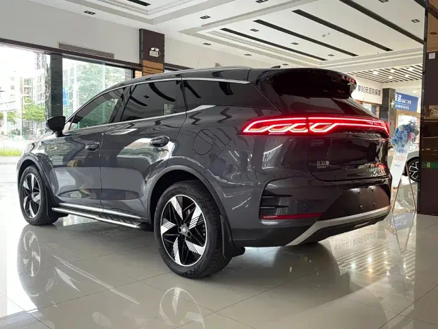 BYD Tang — Фото автомобиля 5