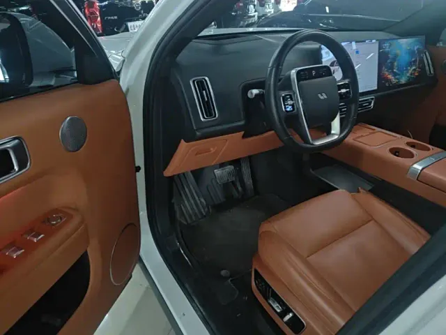 Li Auto L7 — Фото автомобиля 15