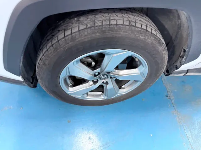 Toyota RAV4 — Фото автомобиля 9