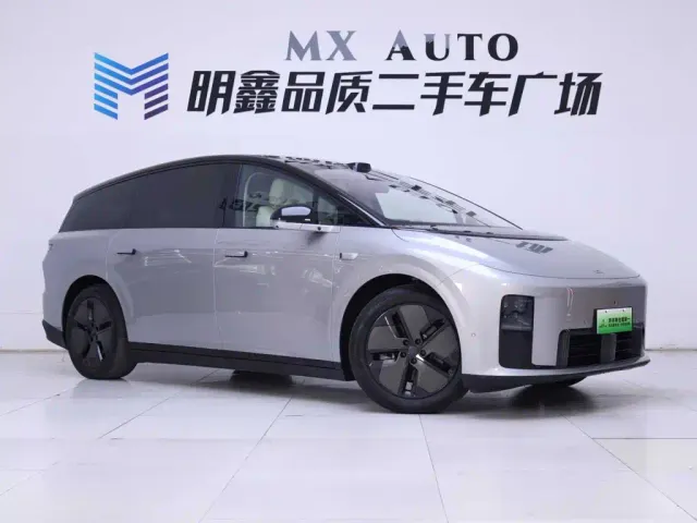 Li Auto i8 — Фото автомобиля 5