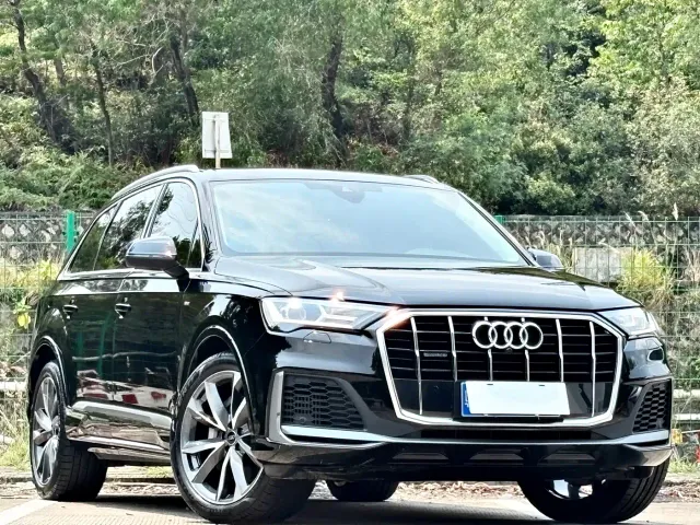 Audi Q7 — Фото автомобиля 3