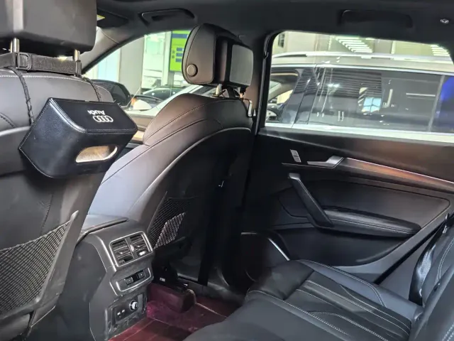 Audi Q5L — Фото автомобиля 5
