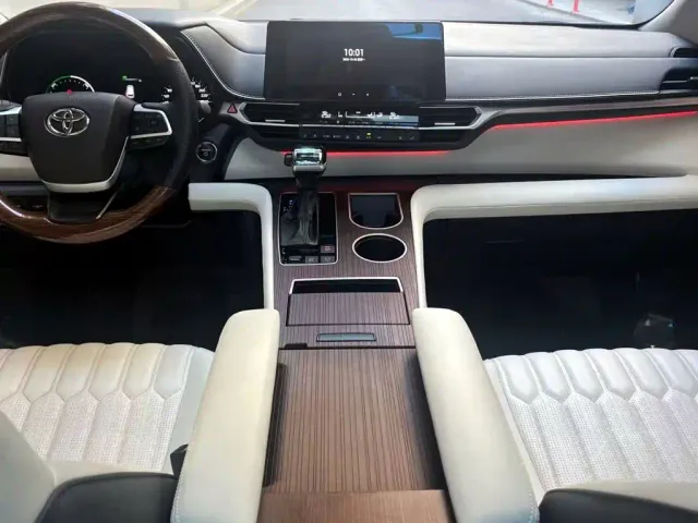 Toyota Granvia — Фото автомобиля 13