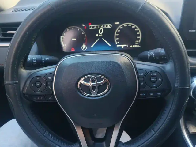 Toyota RAV4 — Фото автомобиля 15
