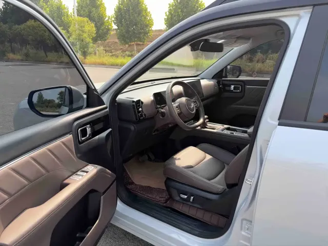 Wuling Motors Starlight 560 2025 Model Gasoline Version 5-seater — Фото автомобиля 5